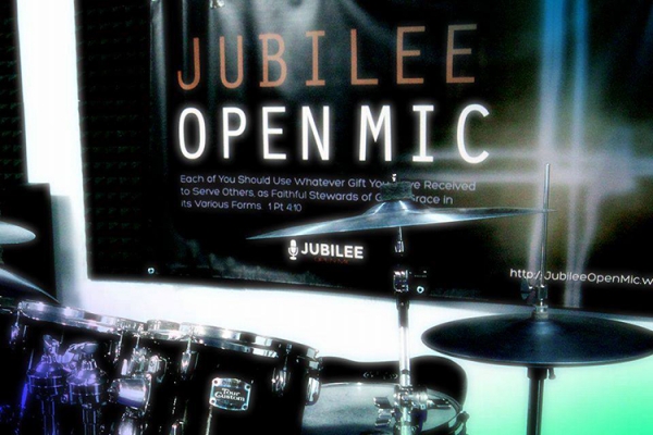 Jubilee Open Mic, photo by Zoe